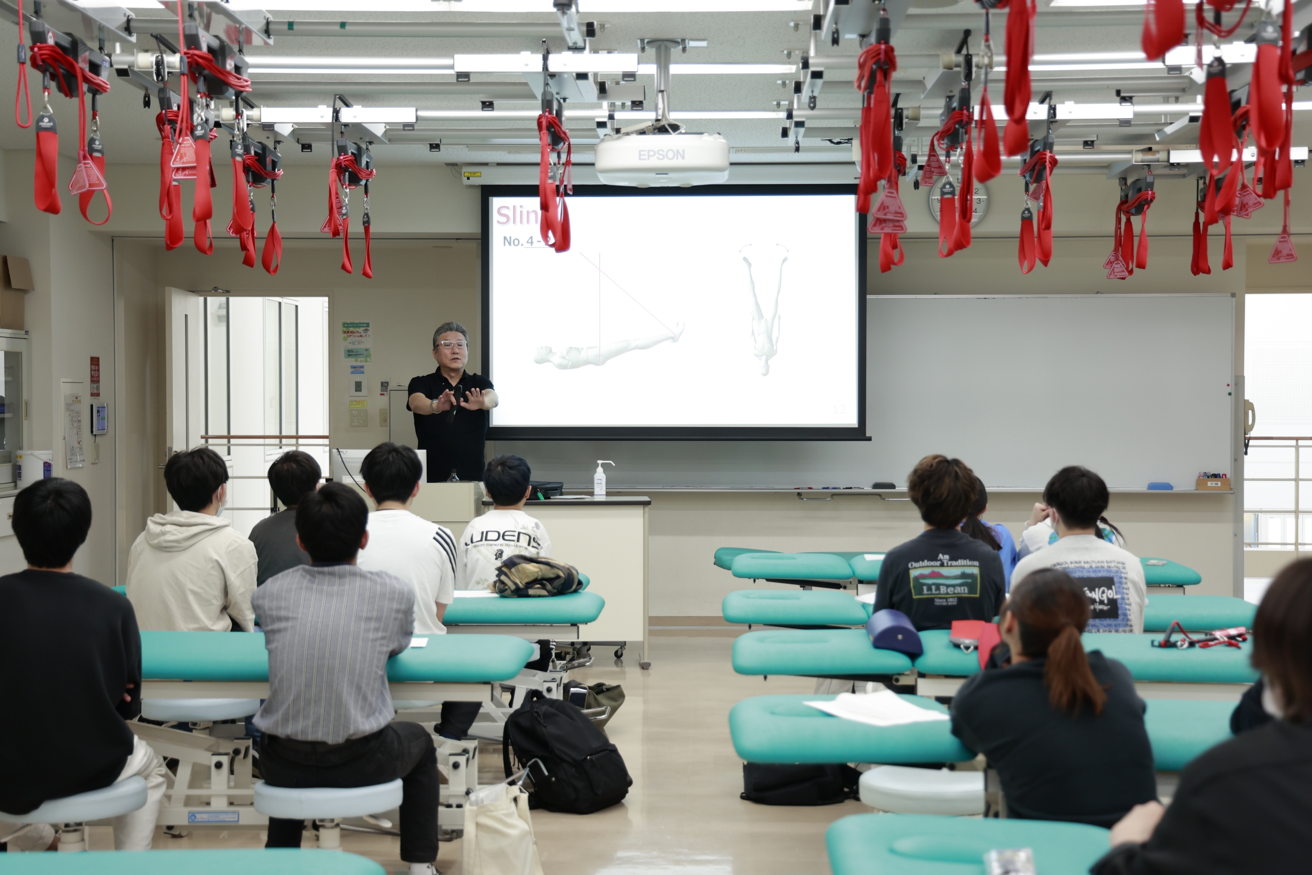 臨床現場と同じレベルの充実した実習室